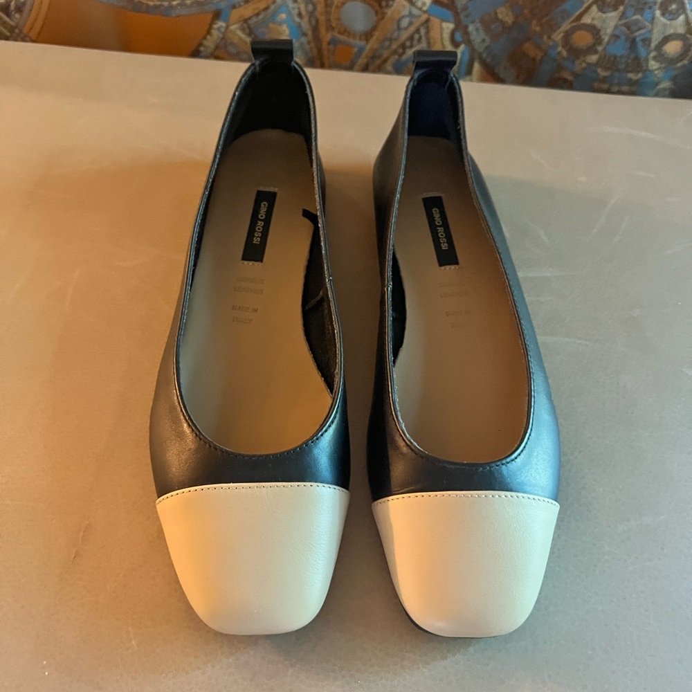 Elegant Black and Cream Leather Ballet Flats